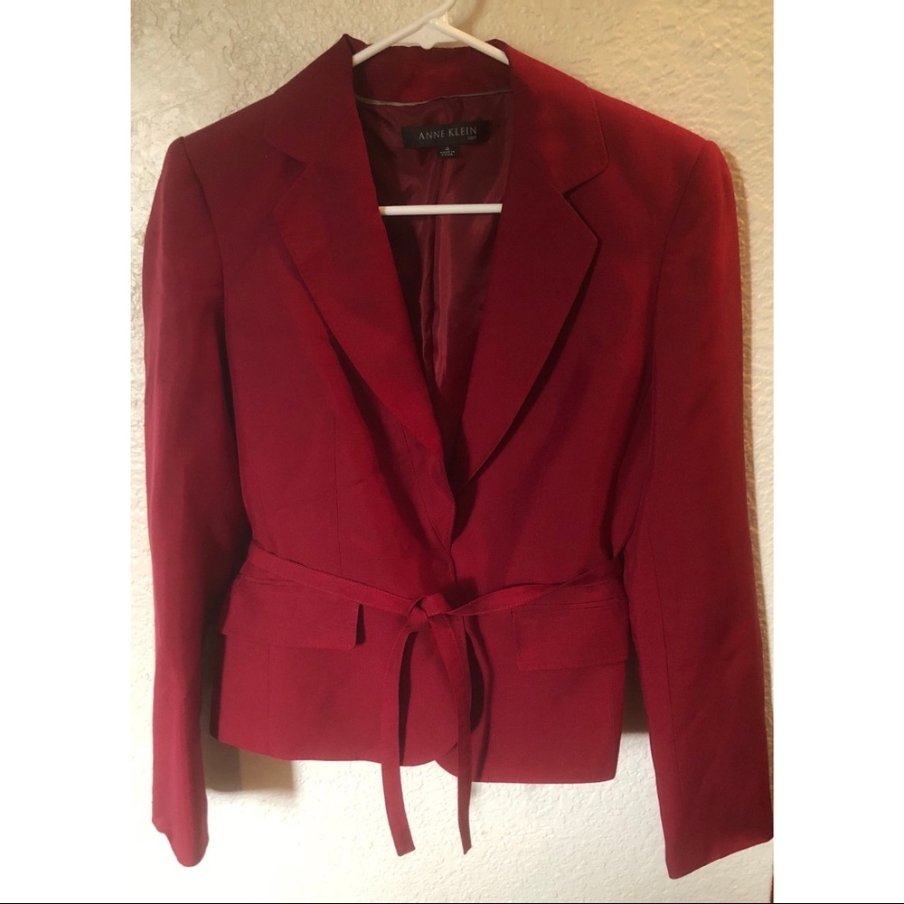 2 pc Anne Klein 100%silk suit with trumpet skirt